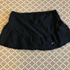 Black Nike tennis skirt